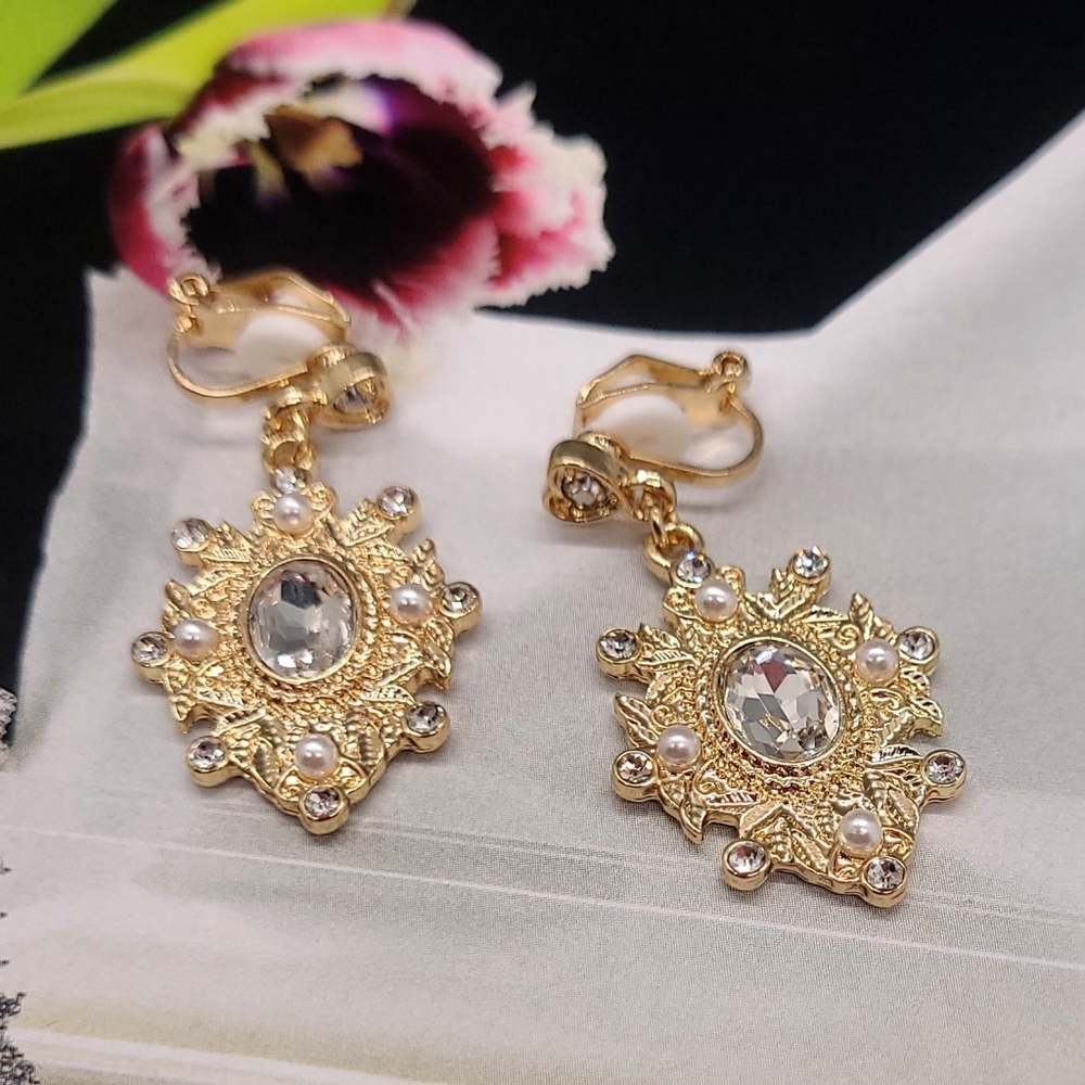 Vintage Palace Baroque Crystal & Pearl Sparkling Gold Clip Earrings